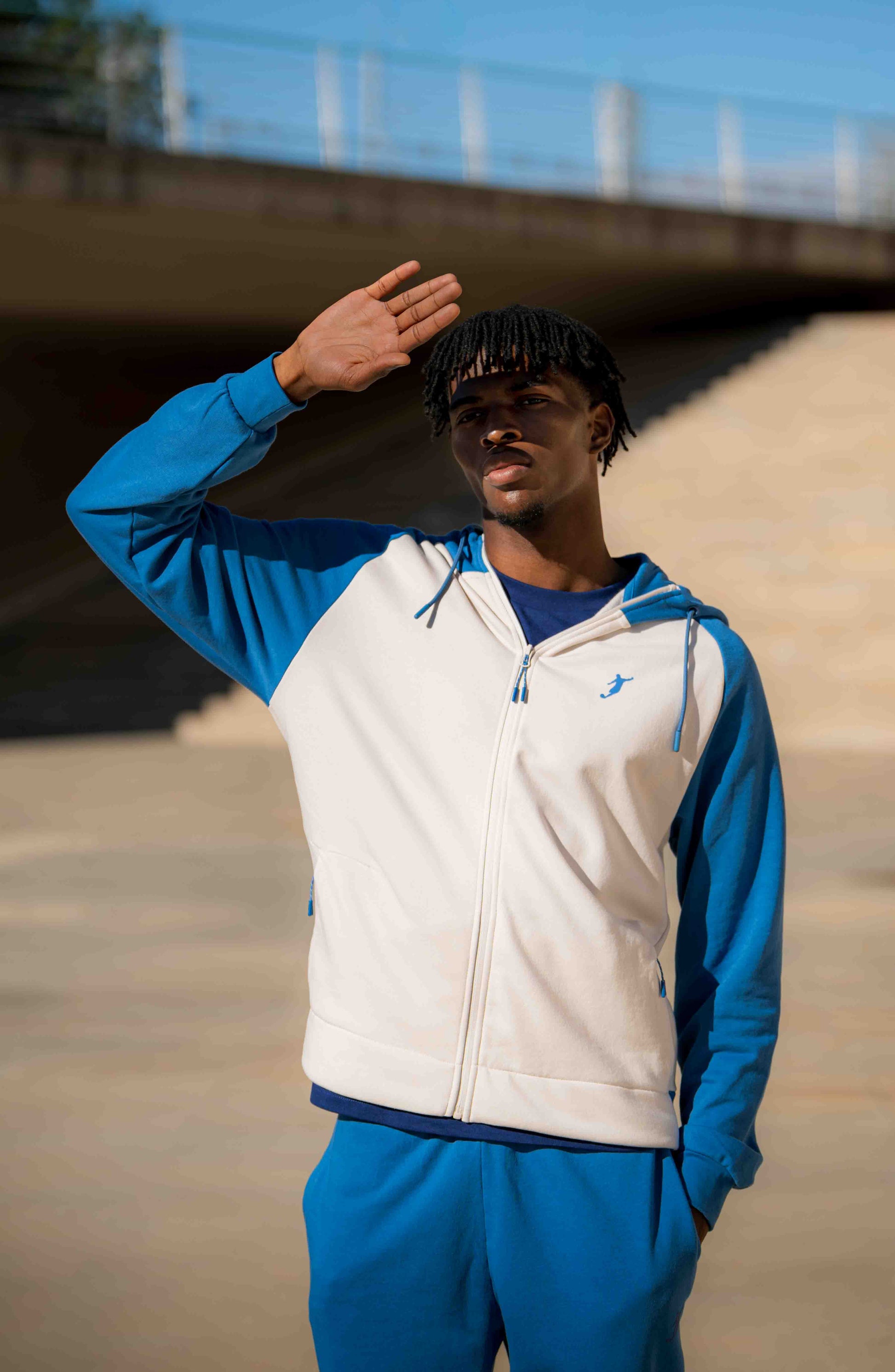 Sudadera Bicolor con cremallera y capucha