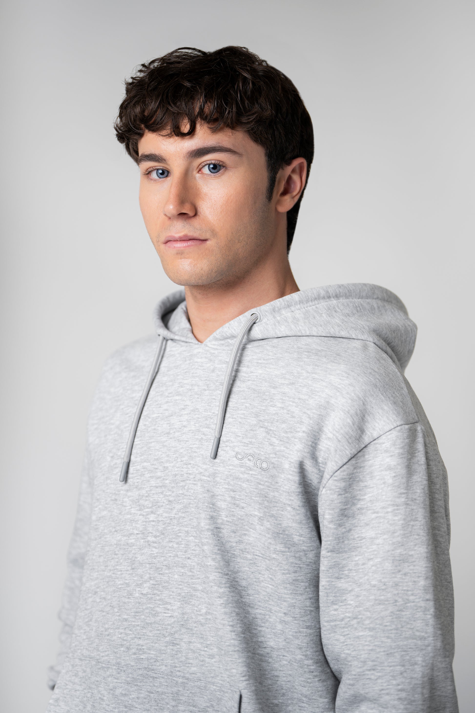 Sudadera Basic con capucha gris