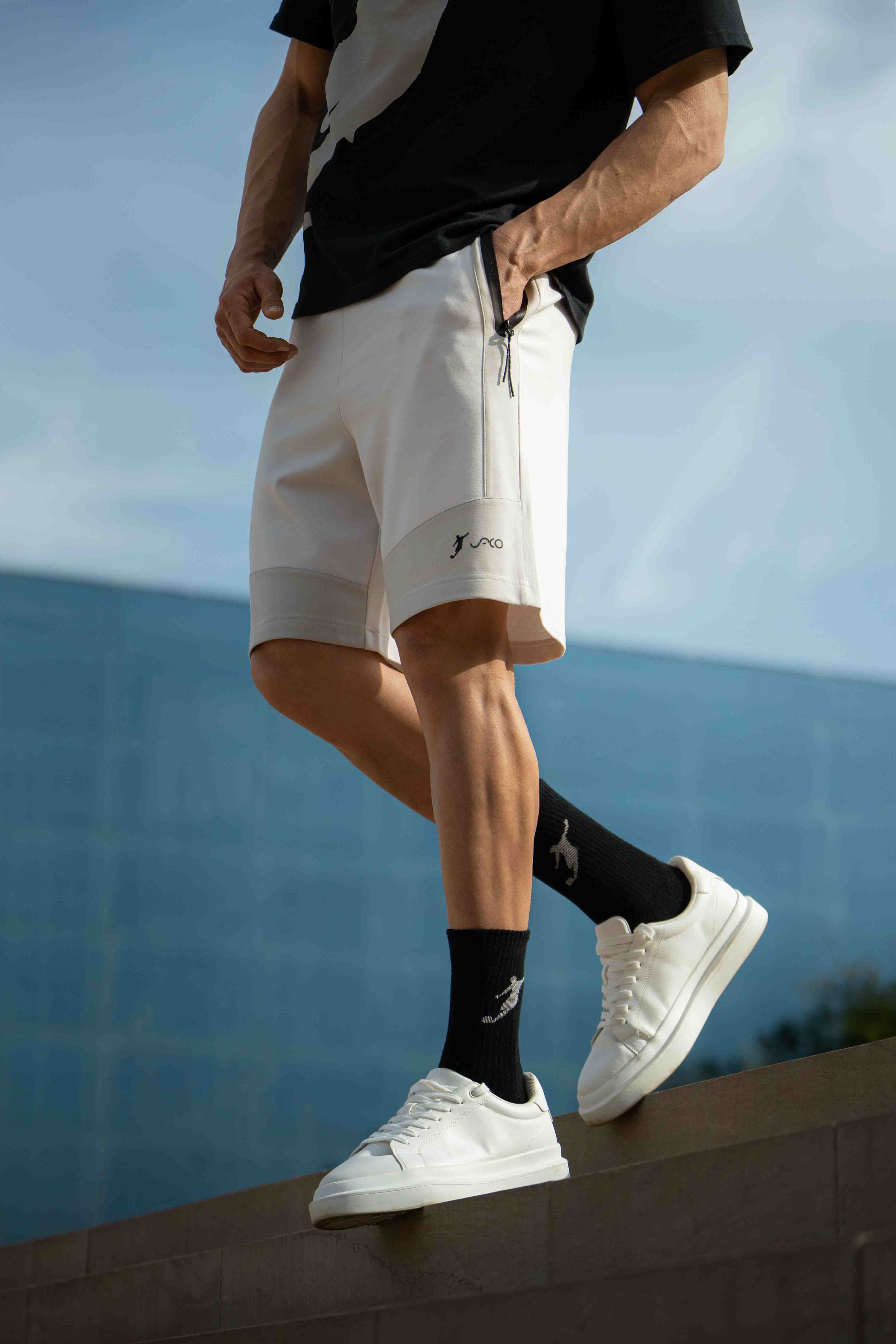 Collection of Pantalón corto FlexTech Bicolor Beige in a gallery layout