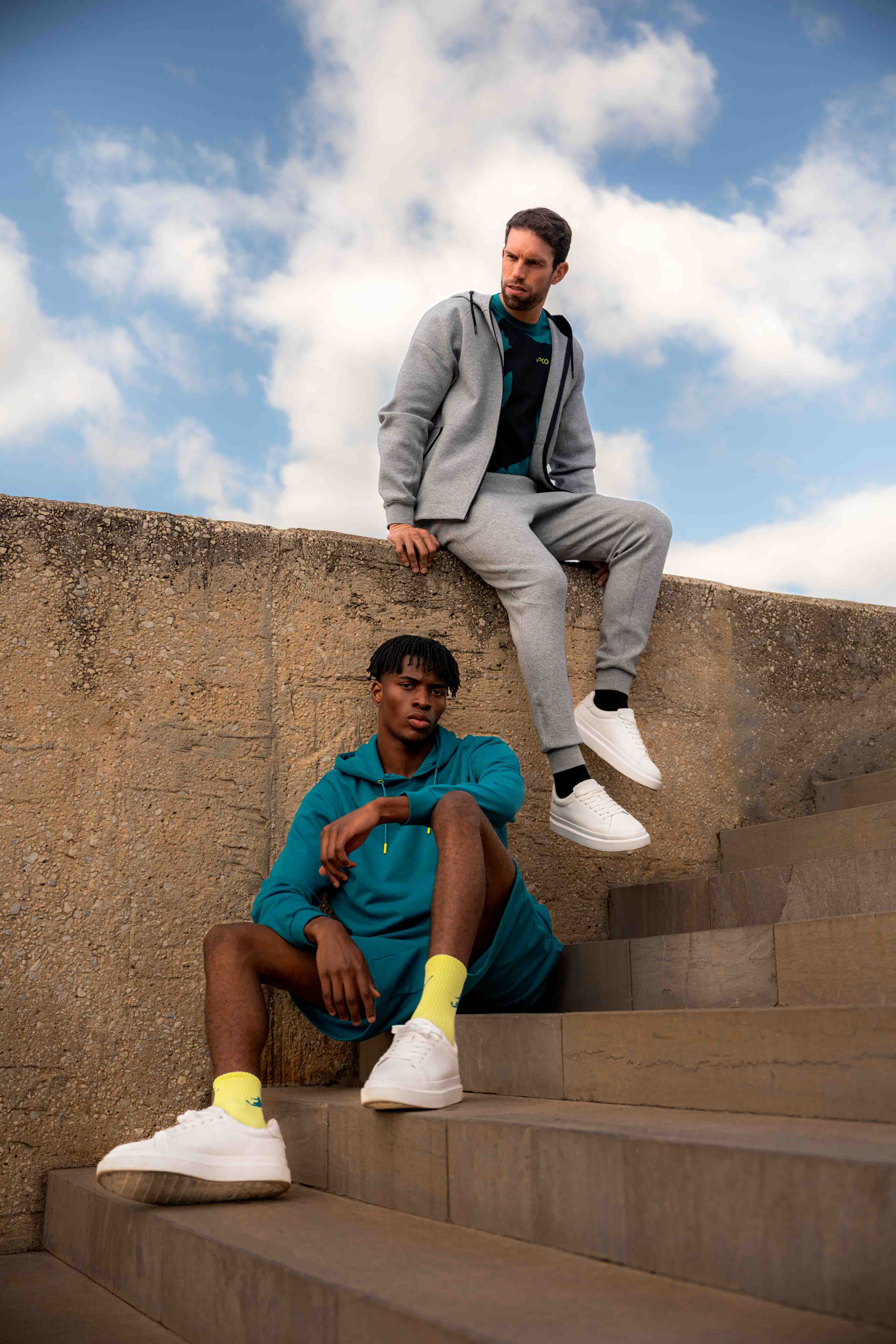 Collection of Pantalón corto Basic UACO verde in a gallery layout